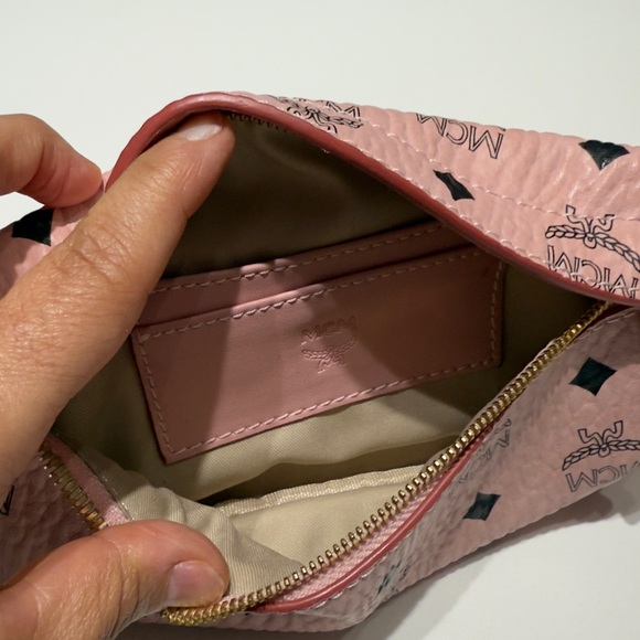 MCM Pink Crossbody Bag with Adjustable Strap and Luxurious Texture - Picture 10 of 10